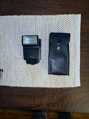 Vintage Canon Speedlite 199A Shoe Mount Flash Unit With Carrying Case  Tested