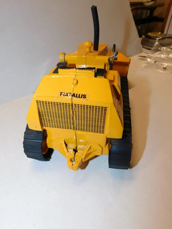 Ertl FIAT CHALMERS 12G-B Crawler Loader 1/16 Diecast circa 1967 Allis Chalmers - Image 2 of 4