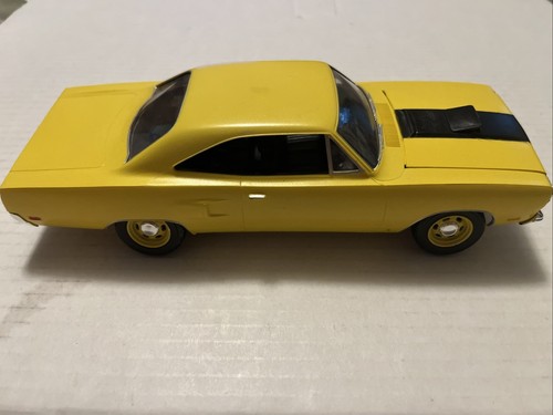 1970 Plymouth Roadrunner Built Plastic Model By Revell 1:24 Scale 2000 - Picture 3 of 15