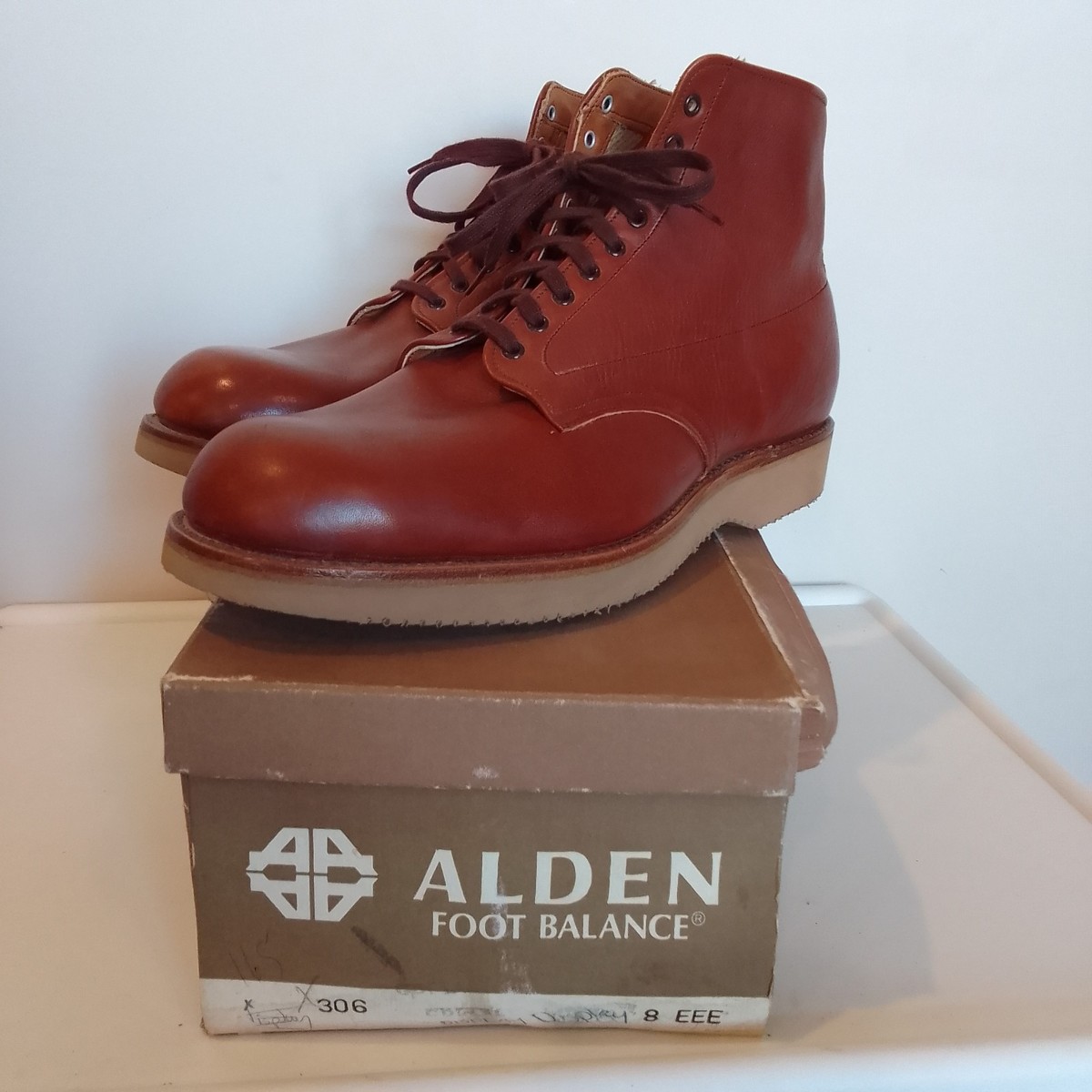 Alden 306 Size 8 Mens Brown Calfskin Leather Plain Toe Boots 