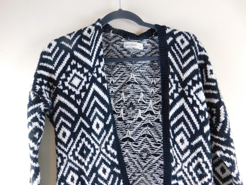 ABERCROMBIE & FITCH KIDS Youth Large Black & White Long Sleeve Cape Sweater EUC - Picture 3 of 5