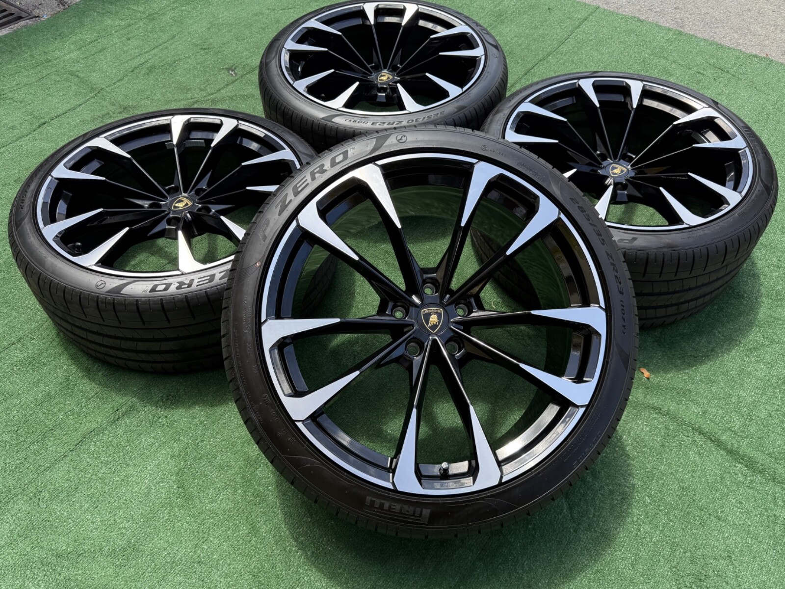 Lamborghini Urus Taigete 23” Wheels & Tires OEM Factory Set | Pirelli P-Zero