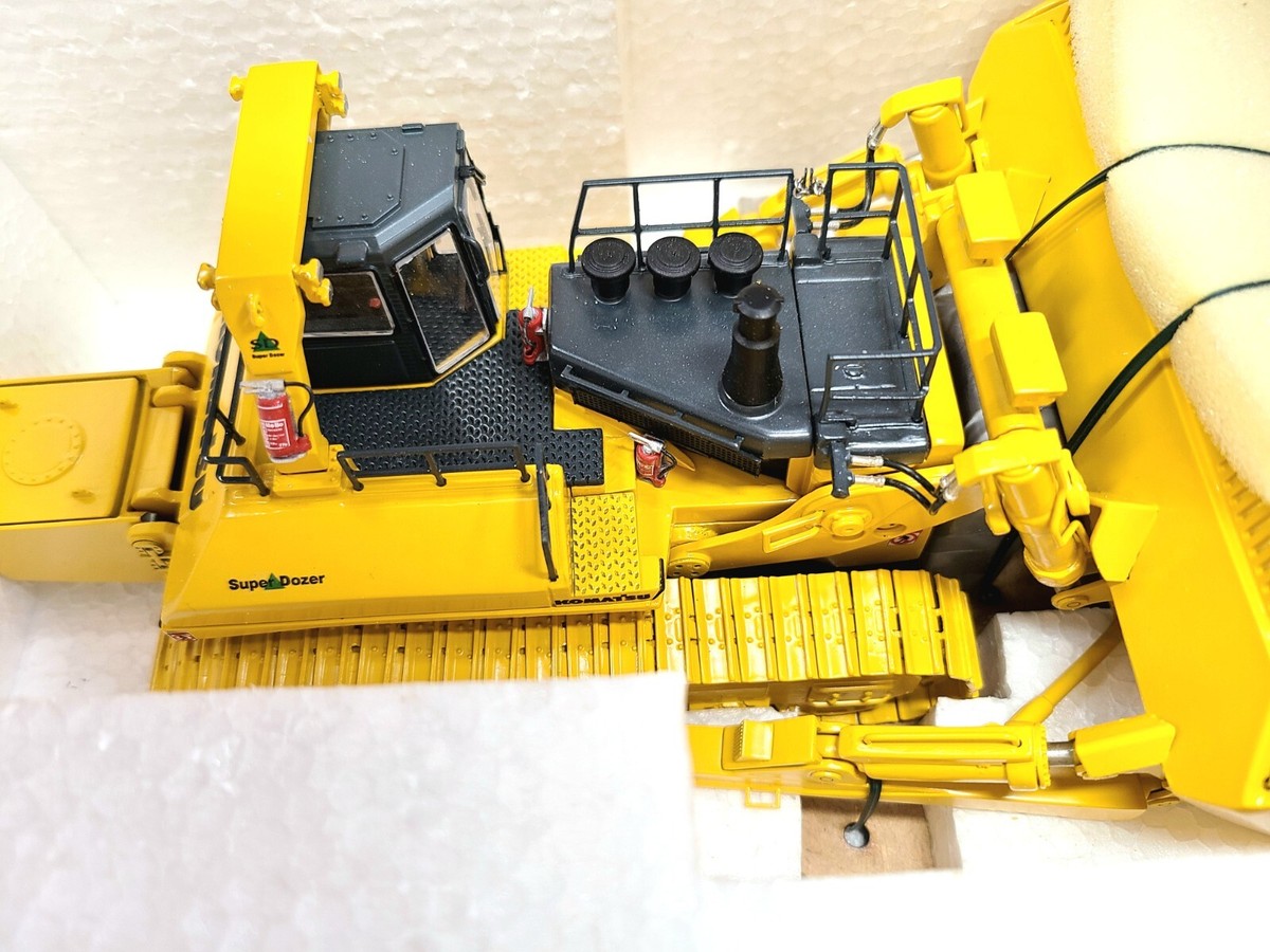 Komatsu D575A-3 SD Super Dozer - A3 Version HiMoBo 1:50 Scale