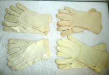 LOT 4 PR VINTAGE CREAM WOMAN'S GLOVES SM - MED