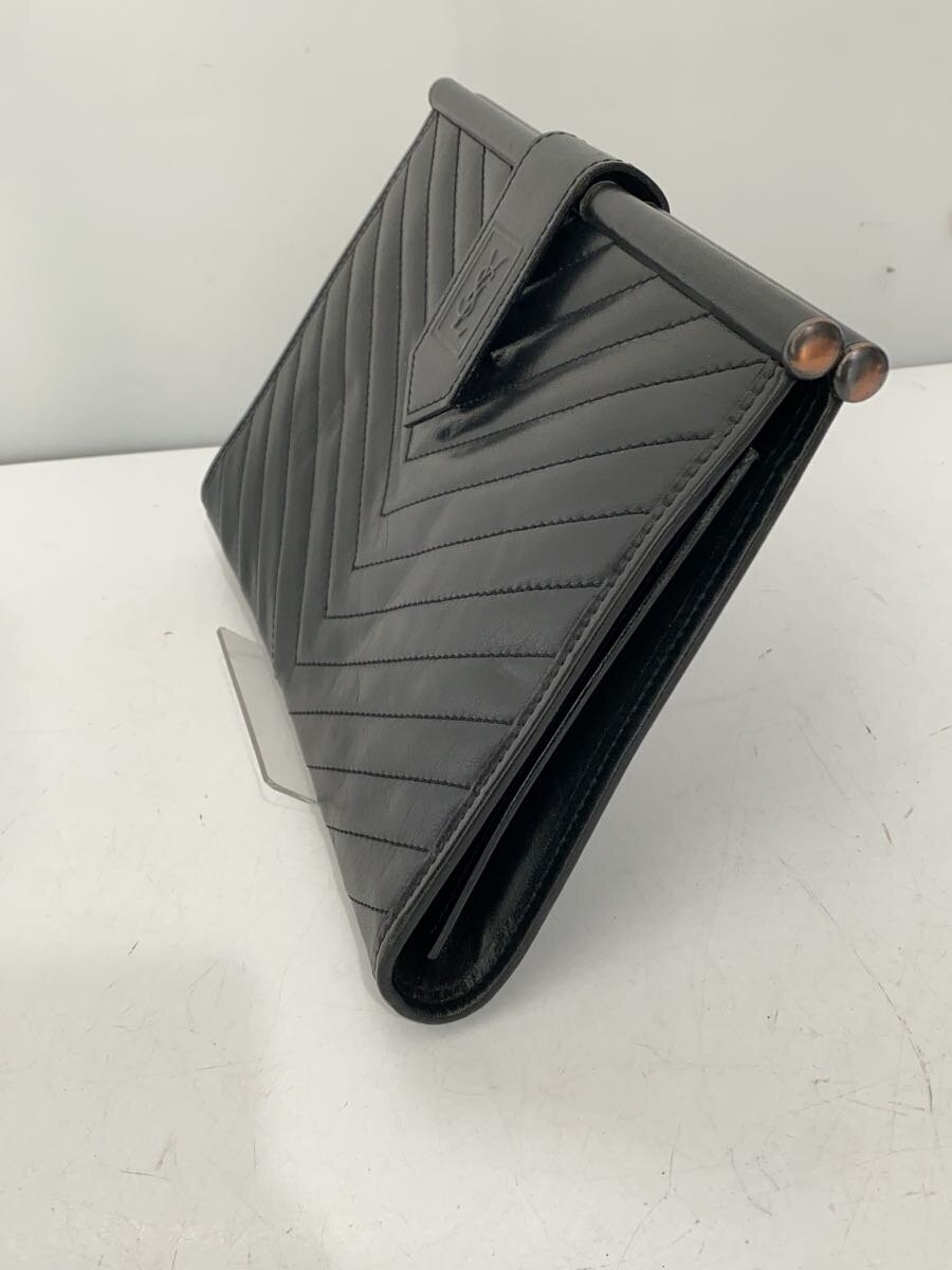 Pochette Yves Saint Laurent YSL in pelle punto V nera usata