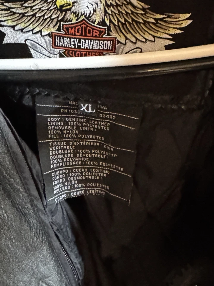 Esta jaqueta Harley Davidson está em estado perfeito. Armadura e forro removíveis - Imagem 3 de 3