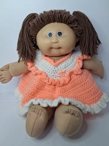 Vintage 1982 Cabbage Patch Kids Doll Coleco KT Brown Hair Blue Eyes
