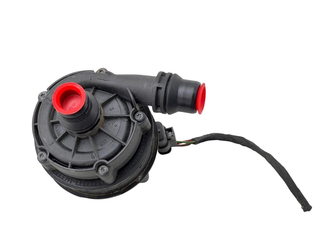 BMW i8 2019 Water pump with housing