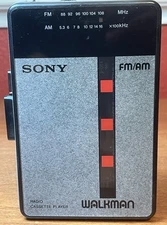 SONY WM-AF22 WALKMAN Cassette And AM/FM Radio Player Tested WORKING
