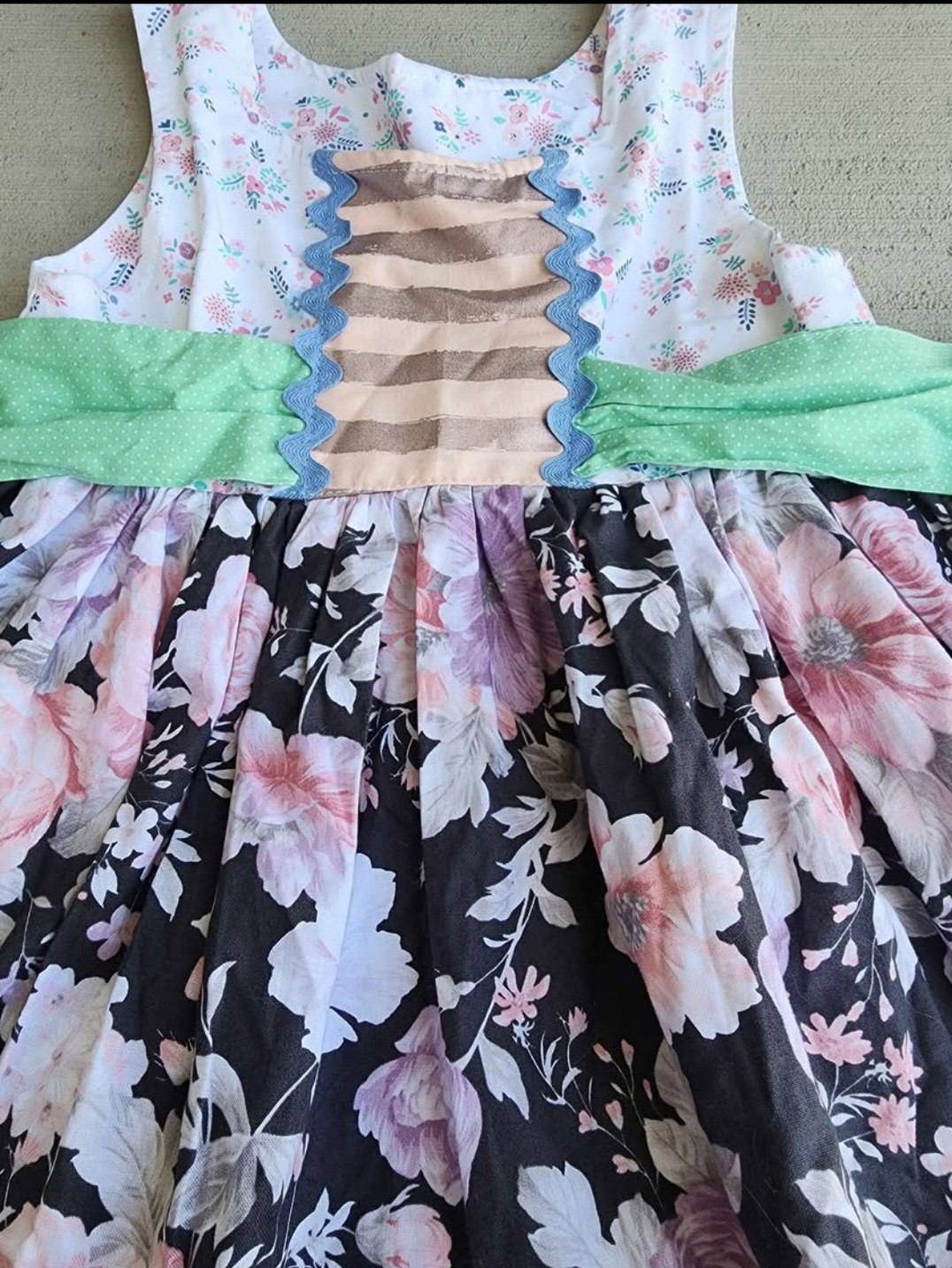 MATILDA JANE PLATINUM SIZE 4 DRESS