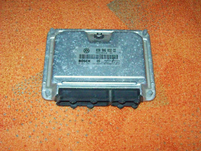 VW Polo  1.0 AUC 030906032CE 0261207184 37KW Motorsteuergerät aus 02001 ME7.5.10