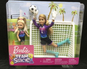 barbie team stacie doll & chelsea doll soccer playset