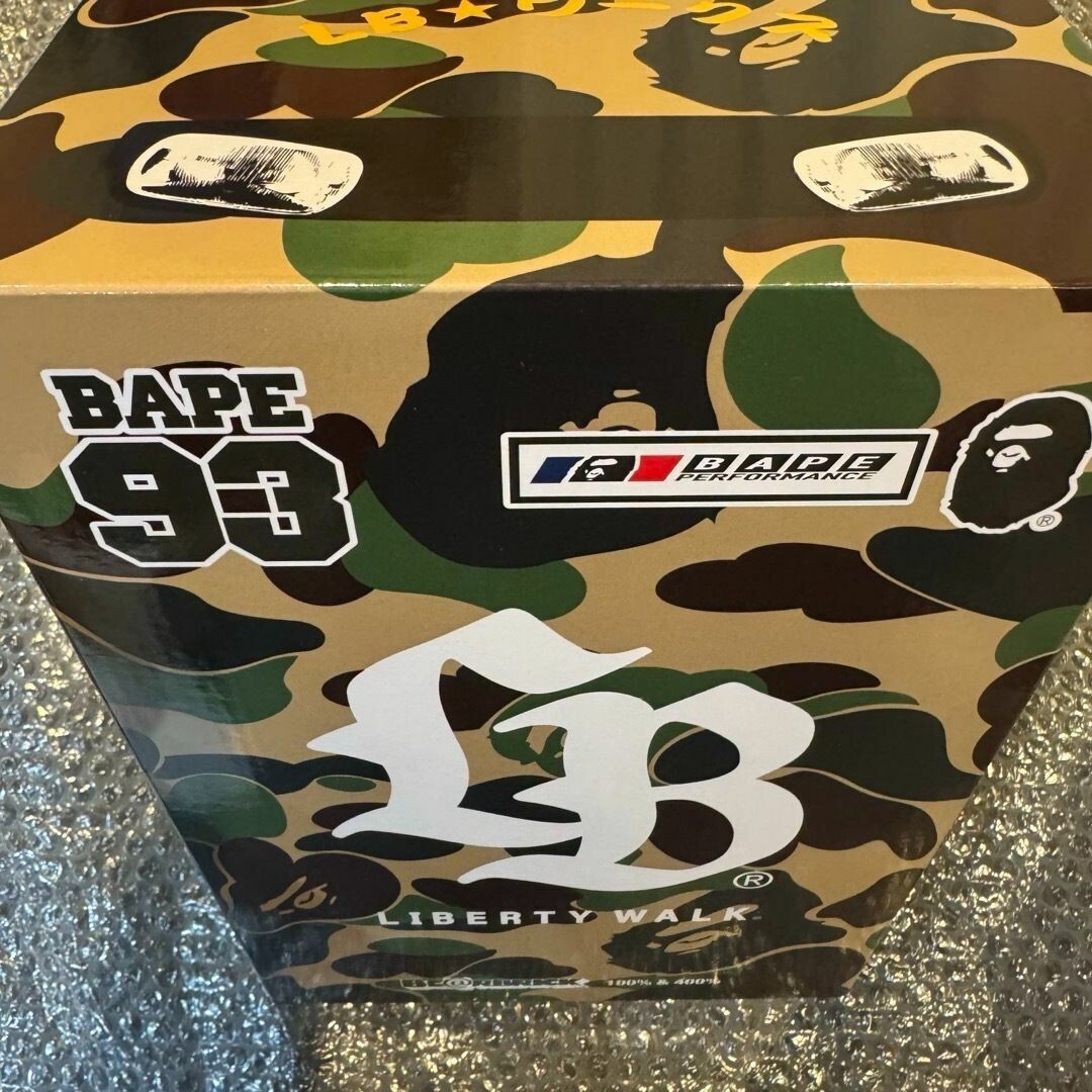 Medicom BE@RBRICK LBWK × BAPE 100% 400% bearbrick LIBERTY WALK & A