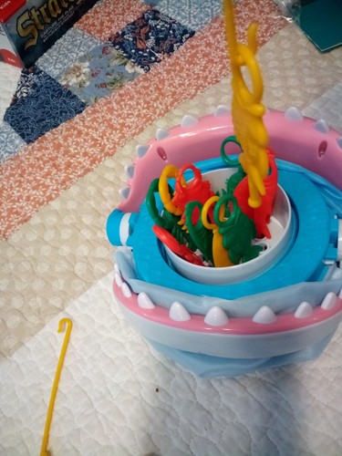SHARK BITE Game by Pressman 2-4 Players Ages 4+ (2017) COMPLETE! EUC - Picture 7 of 13
