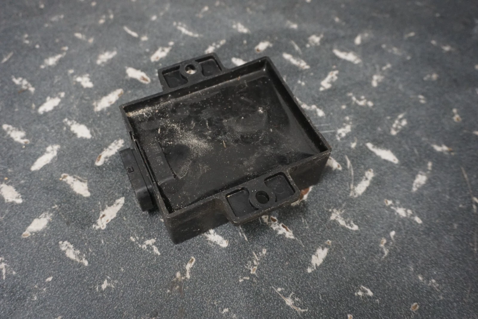 2002 Mountain Cat Arctic Cat Snowmobile OEM Electrical CDI Module Unit Box