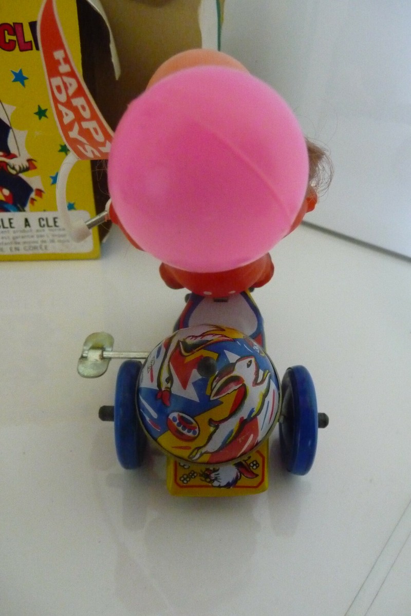 Clown on a motorcycle, vntage clockwork tn toy by Mettoy | Tn toys