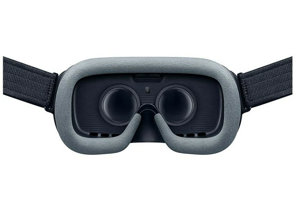 Samsung Gear VR Headset with Controller Powered by Oculus SM-R3250 Fedex Ship - Image 4 of 4