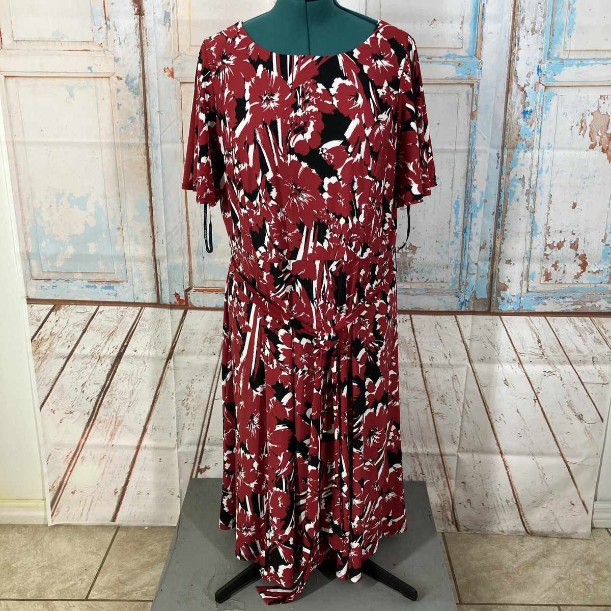 kasper fit and flare dress Sleeveless Multi Seam Fit-and-Flare Dress, Crimson/Cream in Crimson/Cr