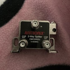 Rozdzielacz 2-drożny Antronix CMC2002U z 2 kablami koncentrycznymi pudełko 122