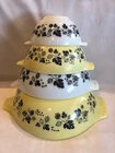 Vintage Pyrex Gooseberry Graduated "Yellow-Black & White" Mixing Bowl Set, NICE