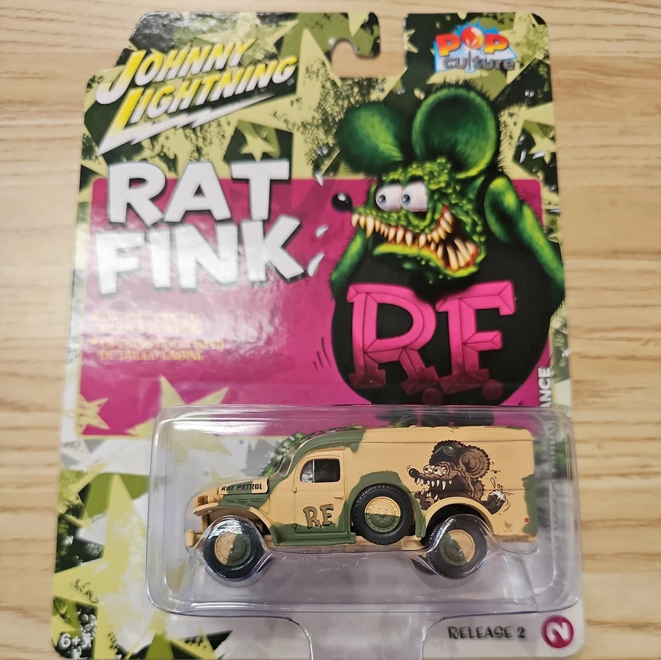 Ambulancia Dodge WC54 CAMUFLAJE DESIERTO RATA FINK 1/64 JOHNNY LIGHTNING JLPC015-JLSP394 Foto 3 de 4