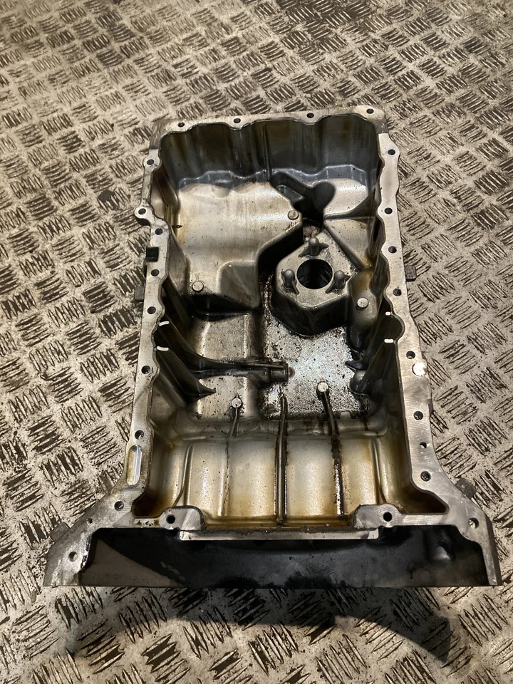 MERCEDES-BENZ CLA 180 C117 Coppa Olio Motore Sump 2700140000 1.6 Benzina - Изображение 2 из 4