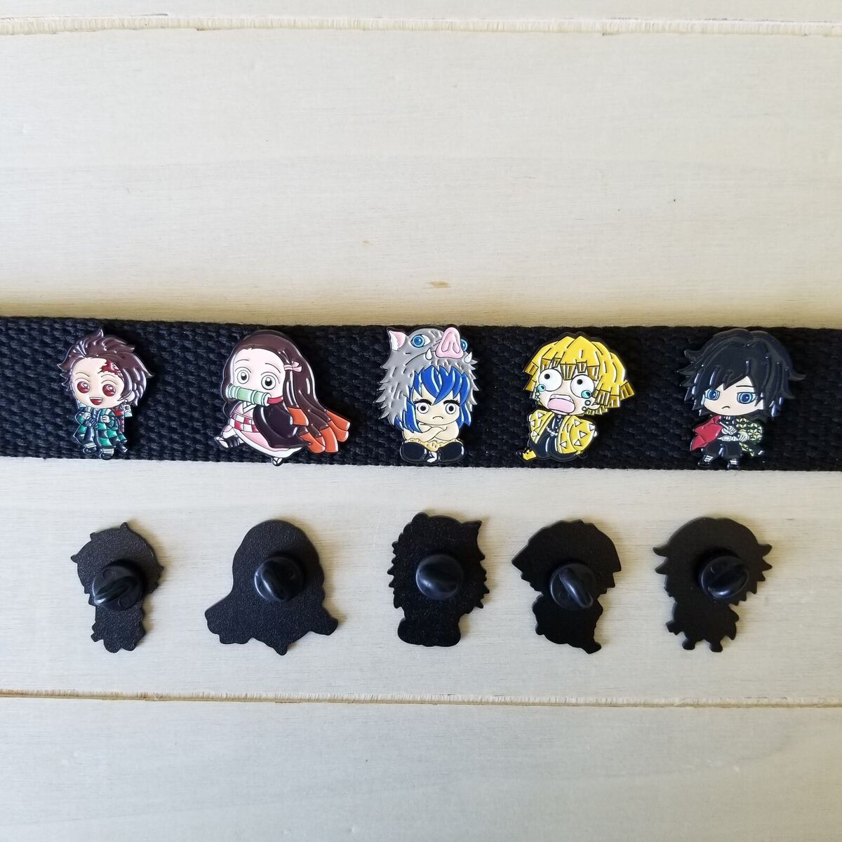 US seller, hard enamel demon slayer pins, Nezuko Tanjiro Zenitsu Inosuke  Giyuu