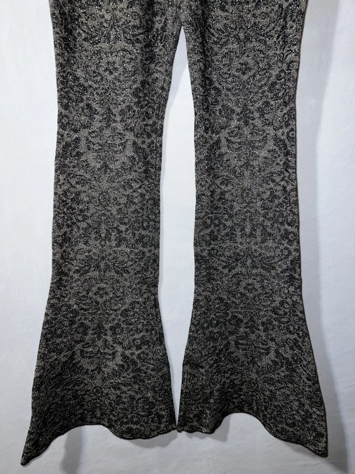 Pantalones acampanados Free People talla grande negros beige metálicos elásticos boho de lúrex Foto 3 de 4