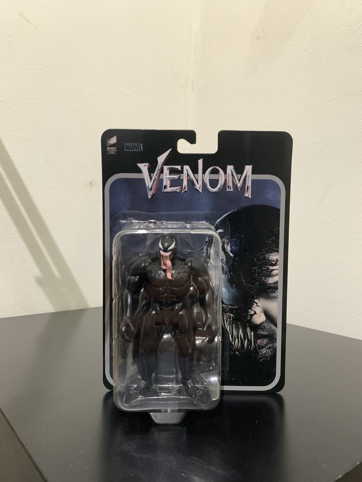 venom retro figure