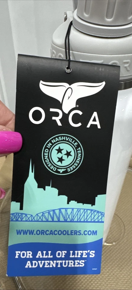 Nueva botella de agua aislada Orca Hydra 34 oz - blanca - cola de ballena de acero inoxidable Foto 2 de 4