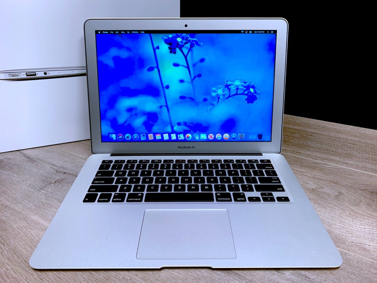 APPLE MACBOOK AIR 13 INCH LAPTOP i5 / 128GB SSD / 1 YEAR