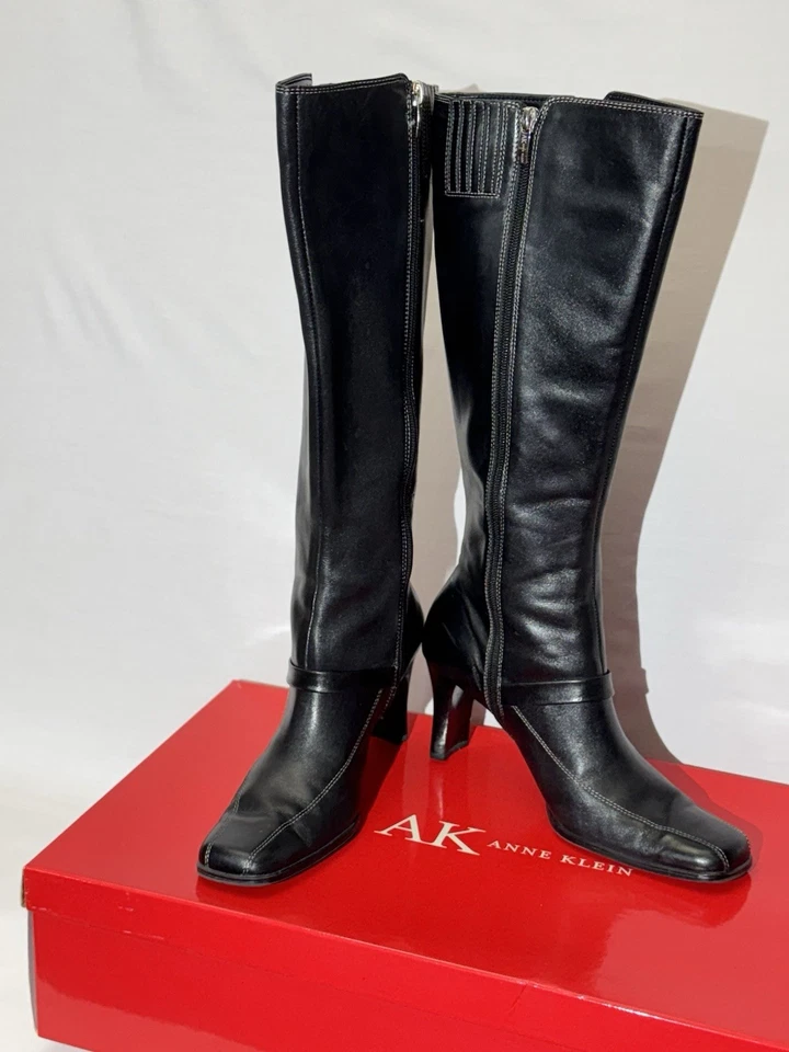 Botas clássicas femininas Anne Klein tamanho 8 com caixa - Imagem 2 de 4