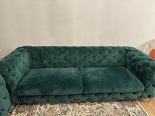 3 Sitzer Chesterfield Sofa "NARLA" + Sessel in Velvet grün # kein Rauch/Tier