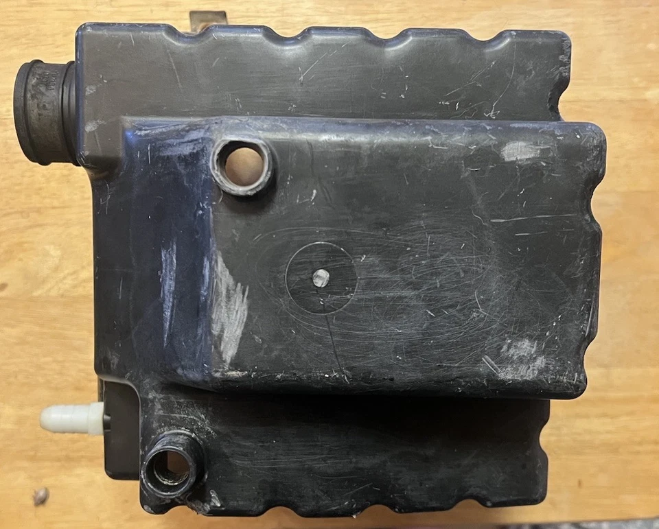 OEM 03-07 Polaris Predator 500 Airbox admisión usado buen estado todos los clips Foto 3 de 3