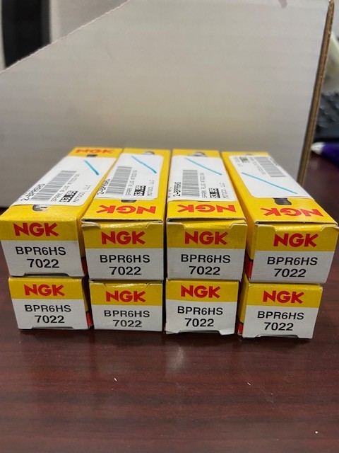 NGK BPR6HS - SPARK PLUG  NGK#7022   BRAND NEW IN BOX