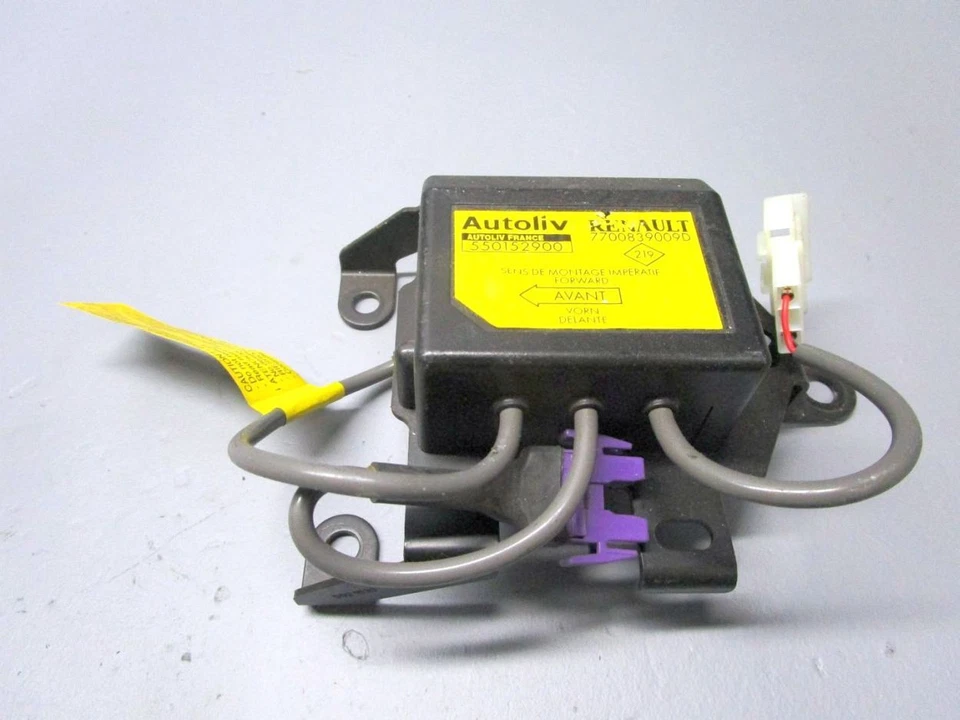Centralina Airbag Per RENAULT 19 II (B/C53_) 1.8 7700839009D - Immagine 2 di 4