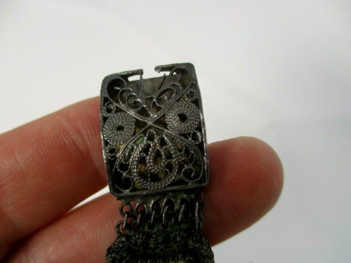 ANTIQUE CHINESE STERLING SILVER LOOP LINK BRACELET w CARVED STONE SCENES - Picture 8 of 9