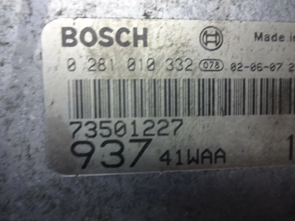 Unidad de control motor Alfa Romeo 147 0281010332 73501227 937 Foto 2 de 2