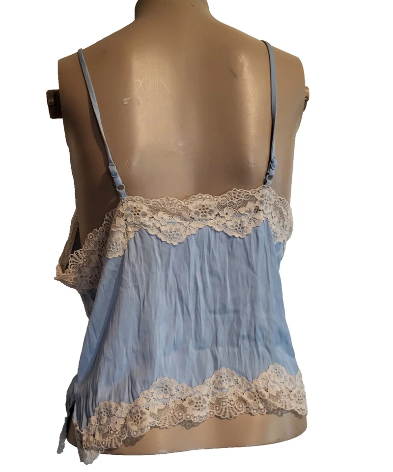 Camisa In Bloom por Jonquil Siky borda de renda tamanho M - Imagem 2 de 4