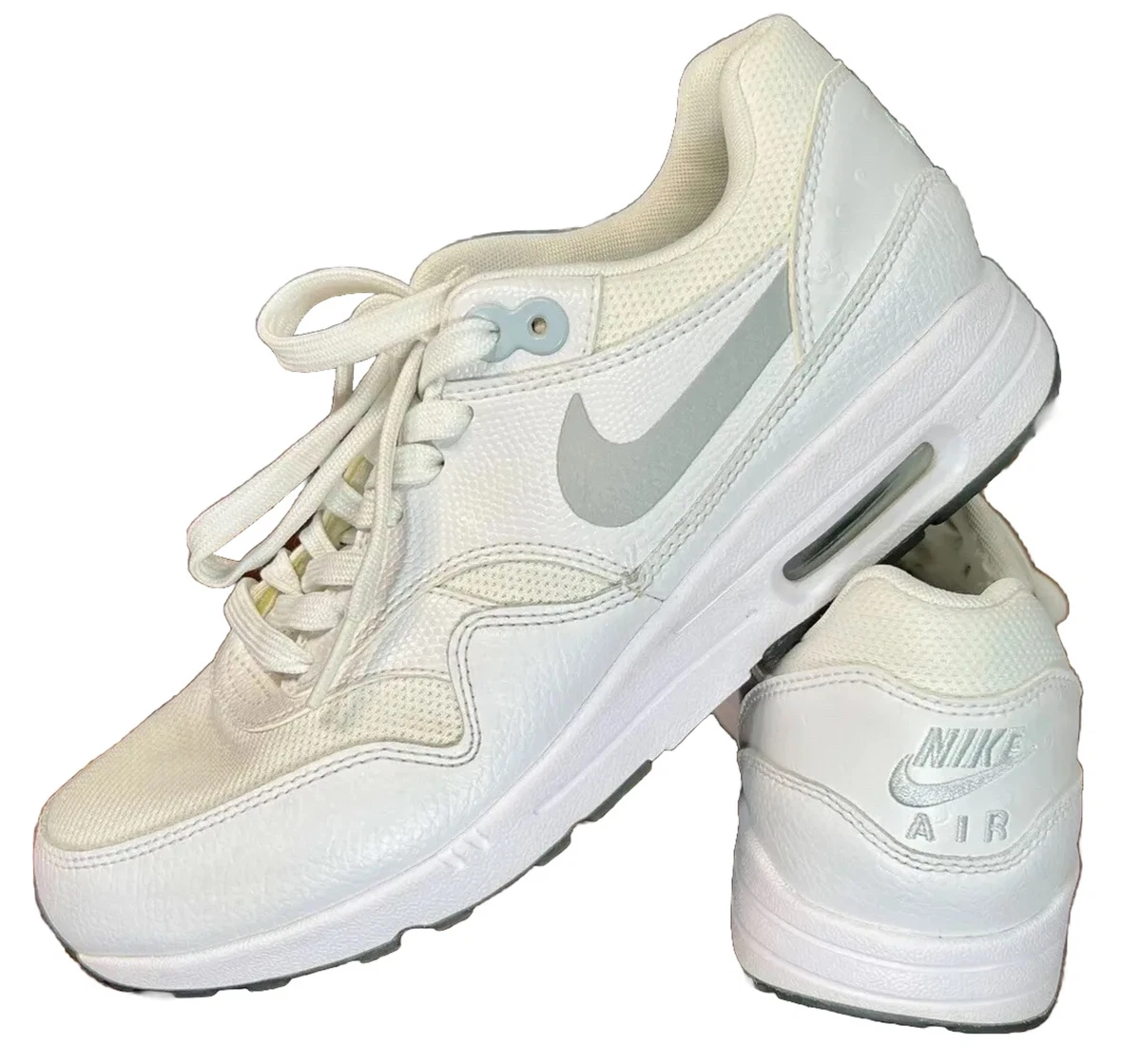 NIKE AIR MAX 1 ULTRA 2.0 Women s WHITE METALLIC PLATINUM 881104 100 US SIZE 8.5