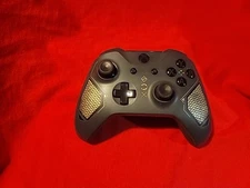 Xbox One Wireless Controller 1708 (New Joysticks) Check Description