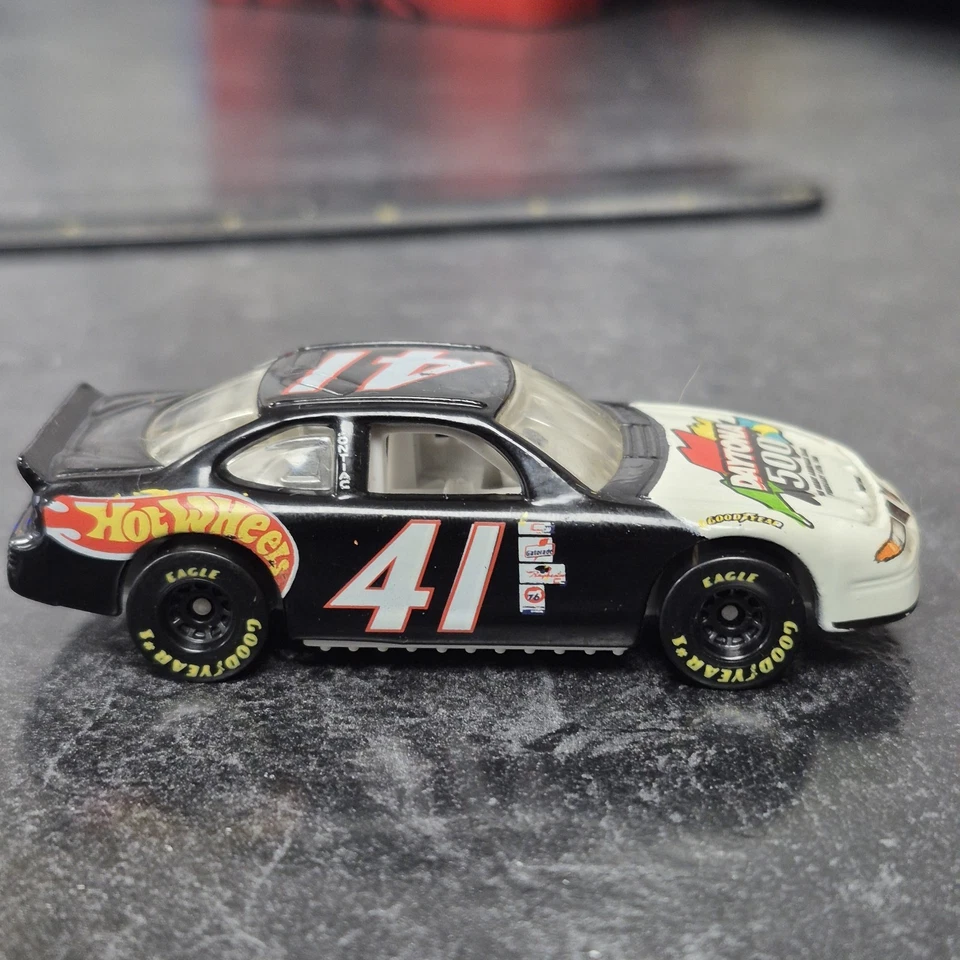 Pontiac Grand Prix #41 1996 Hot Wheels Daytona 500 Die Cast escala 1/64 Foto 3 de 4