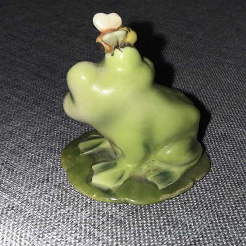 Vintage Josef Originals Frog Figurine With Bee Japan - Picture 4 of 7