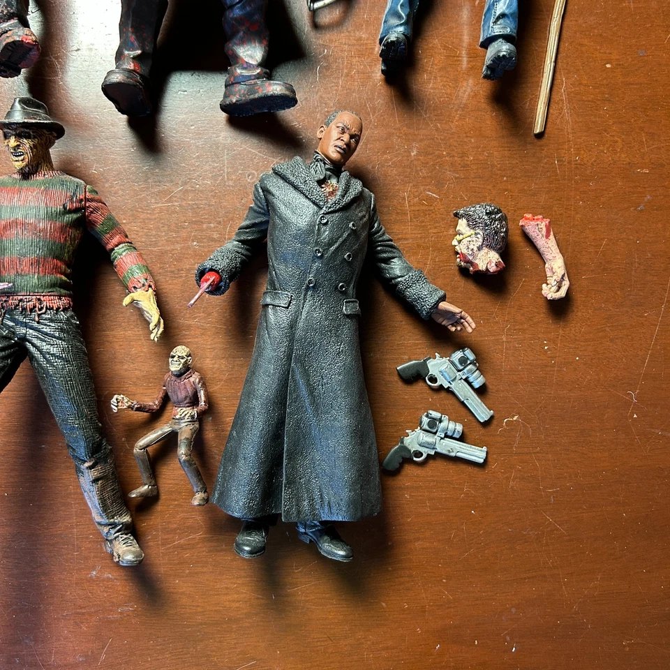 Lot of 7 McFarlane Movie Maniac Figures Freddy Krueger Chainsaw Accessories - Image 4 of 4