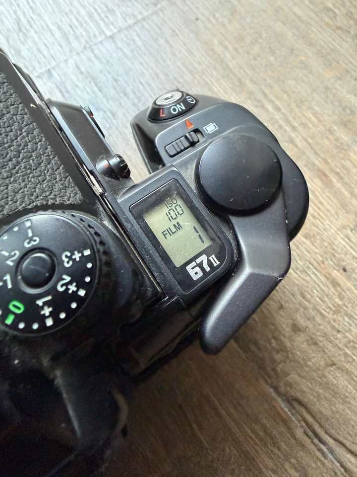 Pentax 67 II Kamera + Full Lens Set - Bild 3 von 4