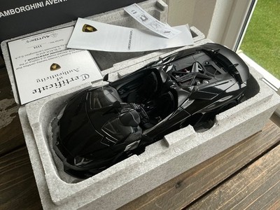 AUTOart Signature 1/18 Lamborghini Aventador J 74676 Black