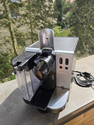 DeLonghi EN680.M Nespresso Lattissima Espresso Machine Coffee Maker