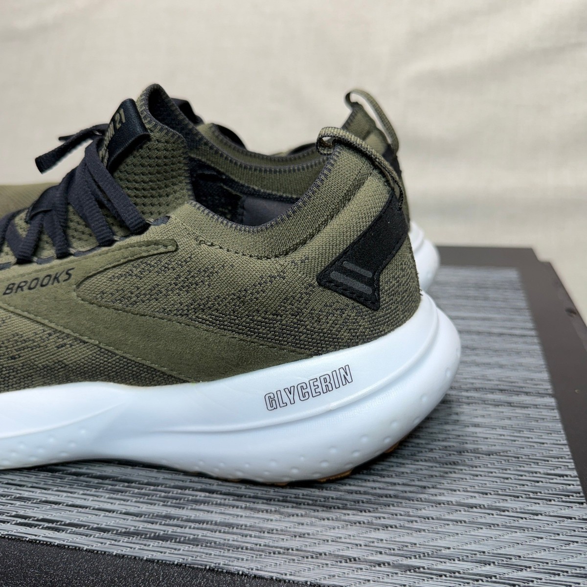 Brooks Glycerin StealthFit 21 Shoes - Men 10.5 - Olive Green Running 1104211D356 View 2