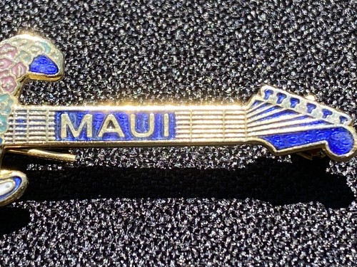 HARD ROCK CAFE MAUI Hat/Lapel Pin - Blue Stratocaster Guitar with Flower Lei - Picture 5 of 7