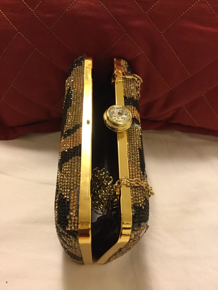 Bolso clutch LAURA KASTI incrustado con clase noche Foto 3 de 4